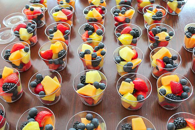 https://www.onsuttonplace.com/wp-content/uploads/2013/05/fruit-cups-for-box-lunch.jpg