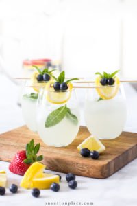 Mint lemonade spritzer