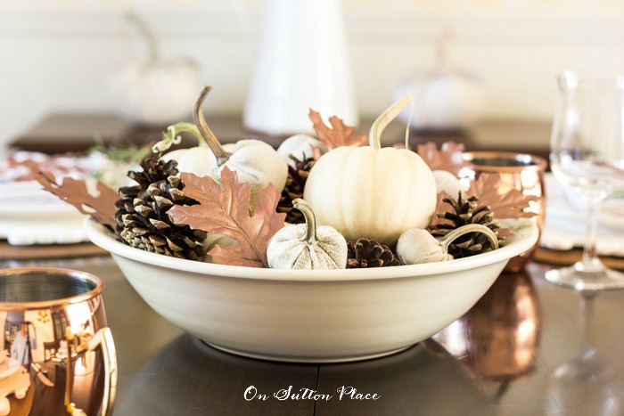 https://www.onsuttonplace.com/wp-content/uploads/2016/10/copper-inspired-thanksgiving-table-centerpiece.jpg