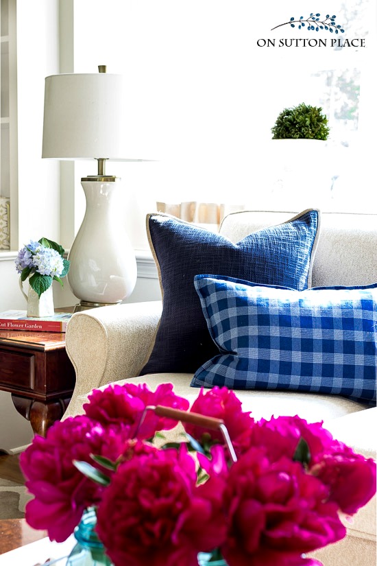 Budget-Friendly Blue and Green Throw Pillows for Summer - Perfecting Places