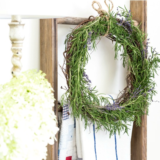 Simple Country Christmas Wreath Supply Lists