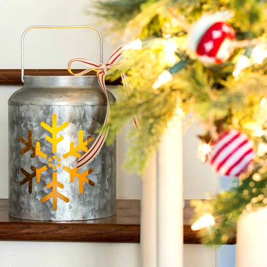 https://www.onsuttonplace.com/wp-content/uploads/2017/11/christmas-entry-decor-snowflake-lantern1-fi.jpg