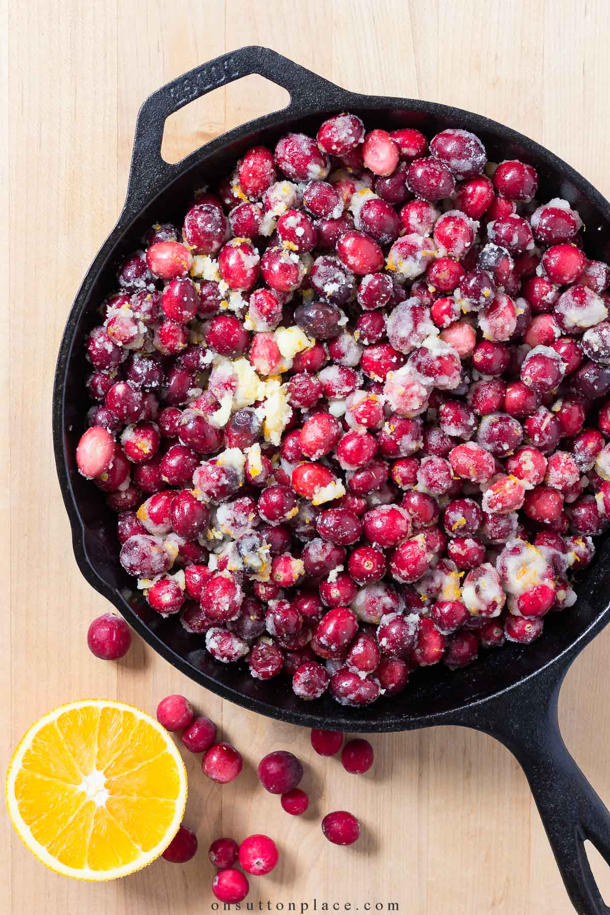 https://www.onsuttonplace.com/wp-content/uploads/2017/12/cranberries-for-crumble-in-cast-iron-skillet.jpg