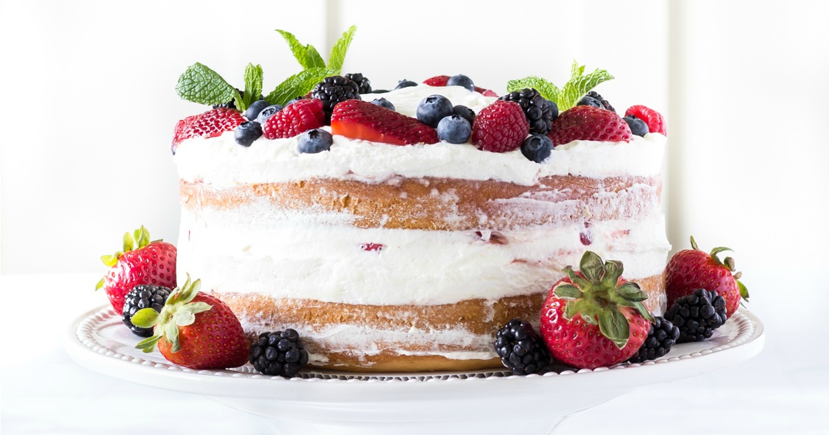 Delicious Berry Chantilly Cake