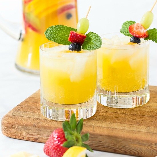 https://www.onsuttonplace.com/wp-content/uploads/2019/05/white-sangria-recipe-fi.jpg