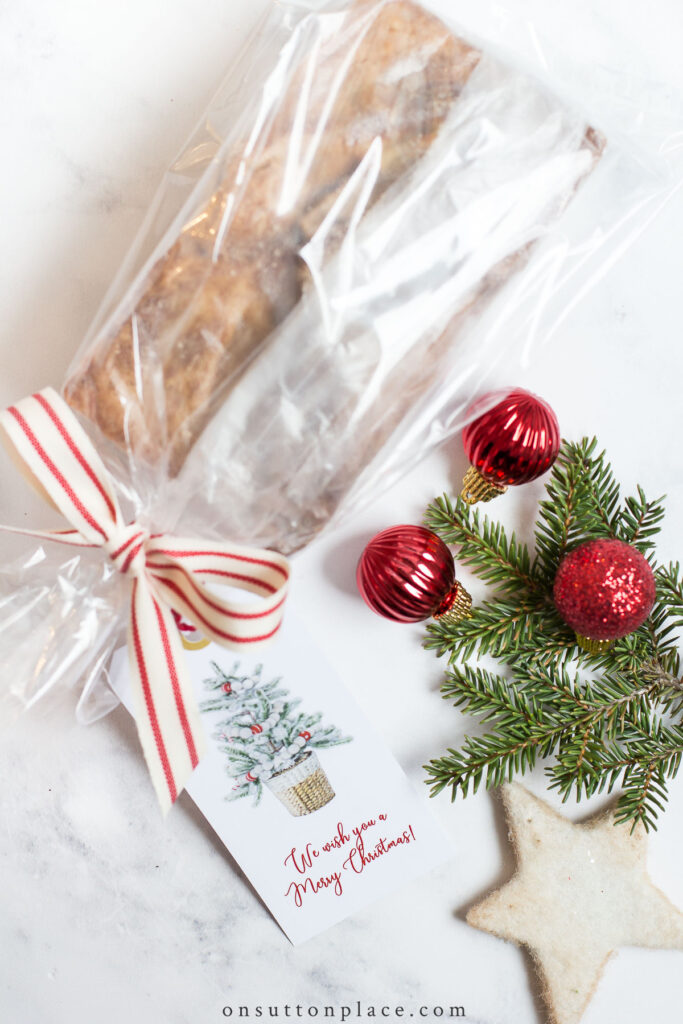 https://www.onsuttonplace.com/wp-content/uploads/2021/12/last-minute-gift-idea-small-loaf-of-bread-with-ribbon-683x1024.jpg