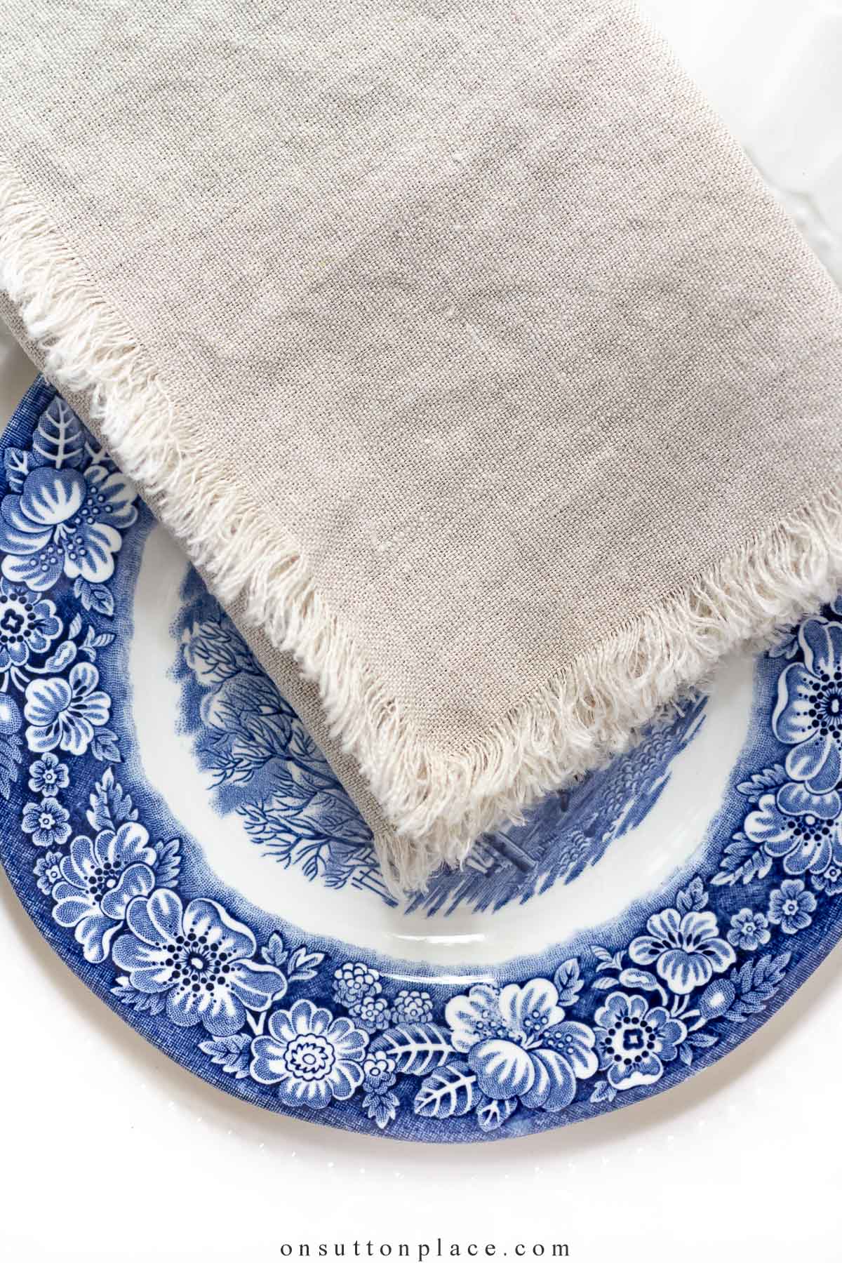 https://www.onsuttonplace.com/wp-content/uploads/2022/10/diy-cloth-dinner-napkin-linen-with-fringe.jpg